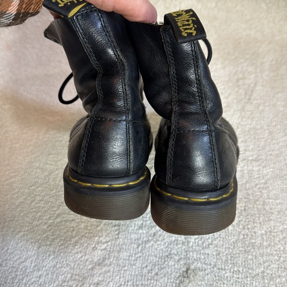 EUC Dr. Doc Martens Black Leather Boots - Picture 3 of 8